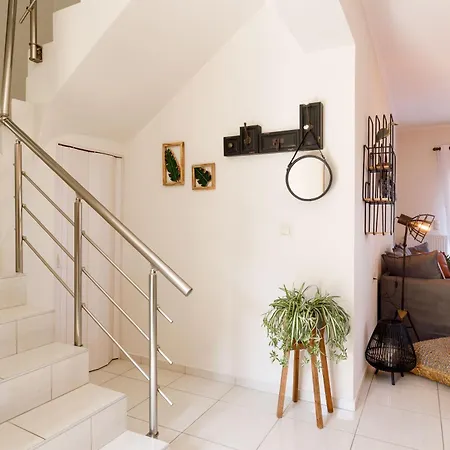 Oak Wood - Sea View Exclusive Maisonette Sfáka